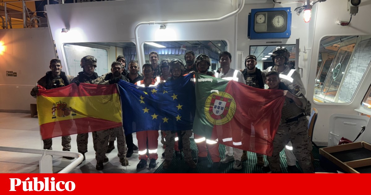 Força chefiada por militar português liberta navio sequestrado ao largo da Somália | Pirataria