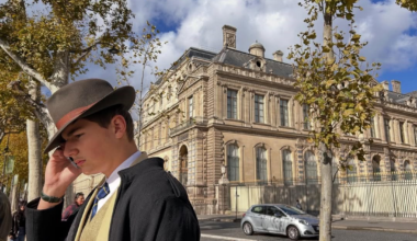 O “detective misterioso” na fotografia do assalto ao Louvre é um dândi de 15 anos | Museu do Louvre