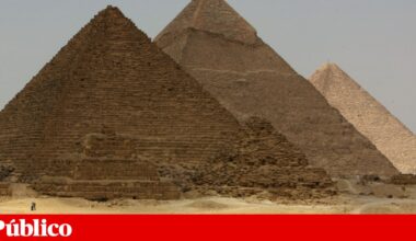 Cientistas identificam possível passagem secreta numa das pirâmides de Gizé | Egipto