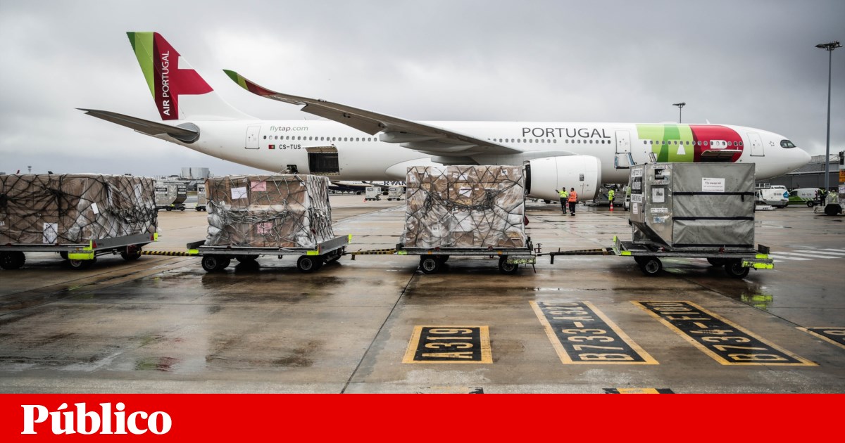 Relâmpago atinge avião da TAP pouco depois de descolar e obriga a regresso a Lisboa | TAP