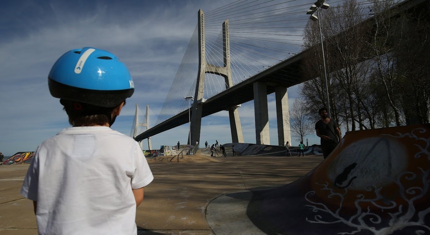 Pais com menores de 12 anos vão continuar a poder recusar trabalho à noite e fins de semana