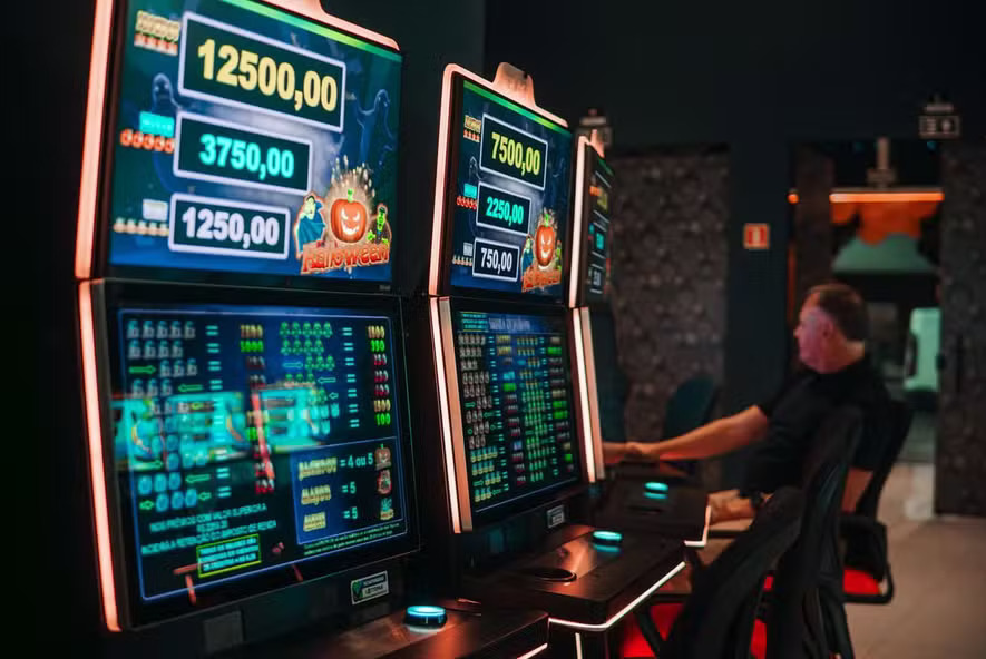 Claudio Castro libera ainda mais jogos de azar no Rio