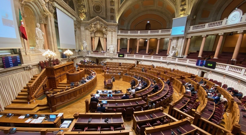 Bancada parlamentar do PS vai pedir fiscalização preventiva da Lei da Nacionalidade