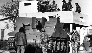 comemorações dos 50 anos do 25 de Novembro vão cortar trânsito na Praça do Comércio esta terça-feira