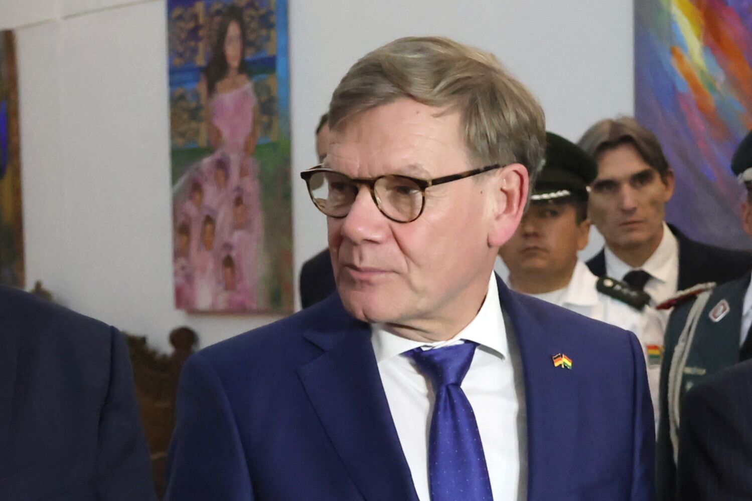 China pressiona e espera ajuda da Alemanha; não terá muita sorte