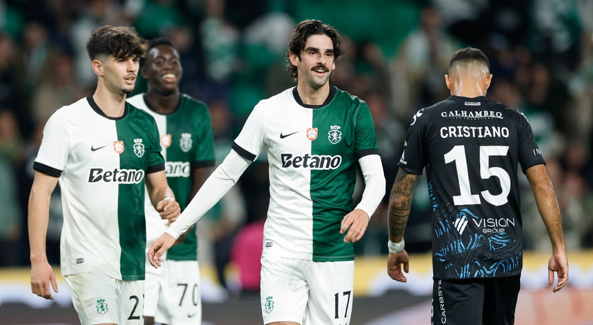 Sporting vence Marinhense com bis de Trincão