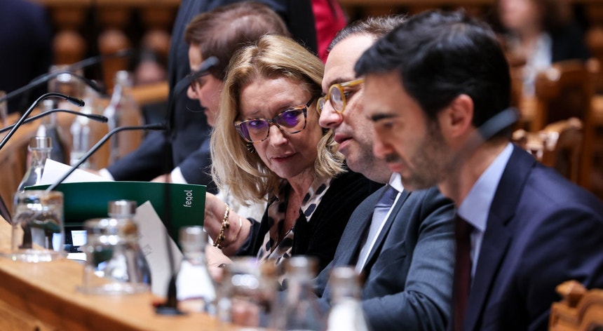 Greve geral. Ministra do Trabalho acusa UGT de querer "romper as negociações"