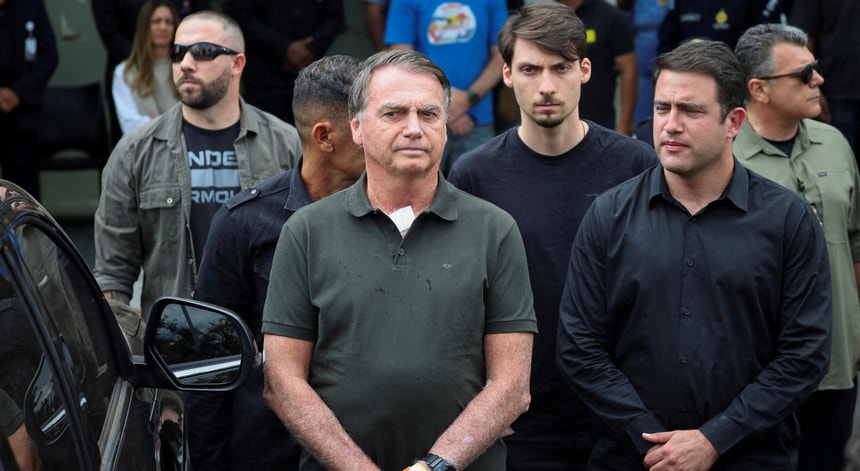 Sem mais recursos. Supremo Tribunal brasileiro ordena que Bolsonaro comece a cumprir pena