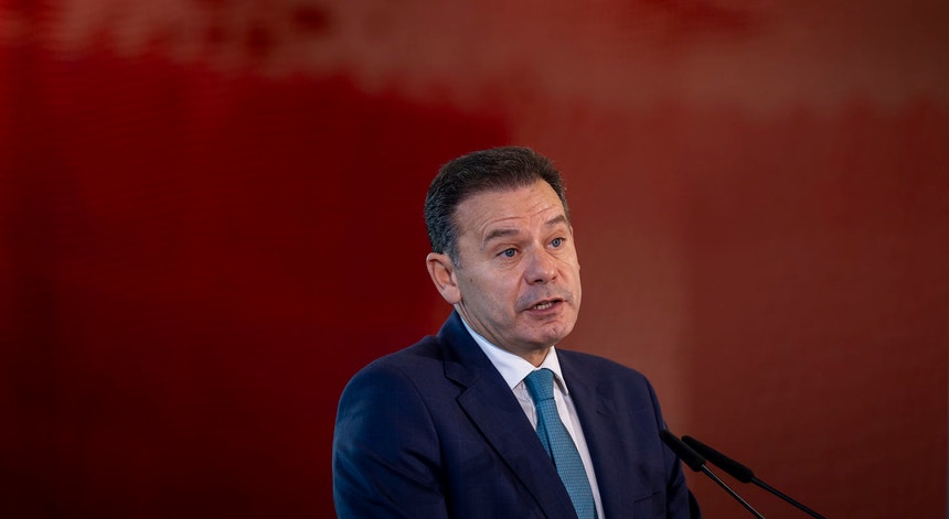 Montenegro considera que escutas a um primeiro-ministro exigem certeza absoluta de cumprimento da lei