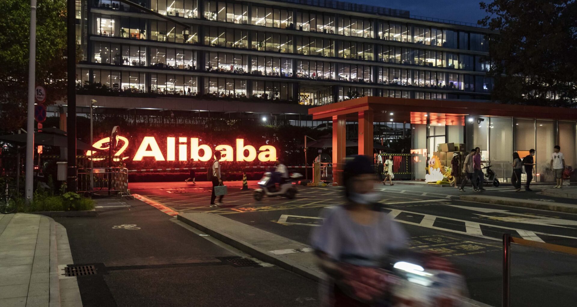 Alibaba começa a vender óculos com IA na China e se posiciona como rival da Meta na corrida dos "wearables"