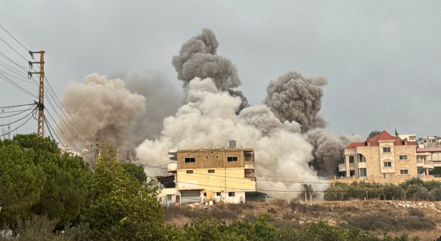 Ataque "selvagem" no Líbano. Israel alega desarmamento do Hezbollah