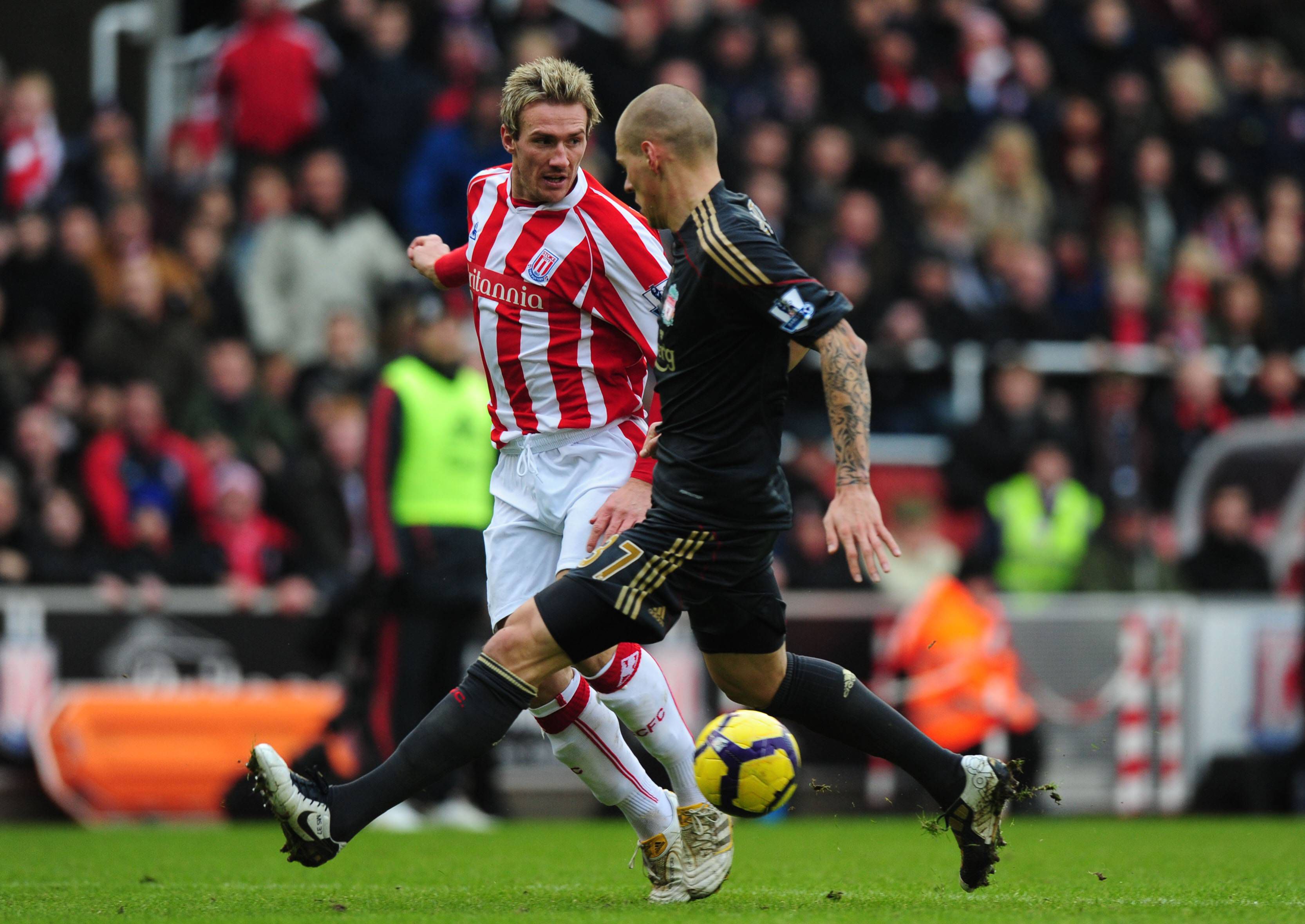 Liam Lawrence, Stoke City. Mais um incidente canino - o médio tropeçou no cão labrador quando se levantou a meio da noite. Valeu um entorse no tornozelo