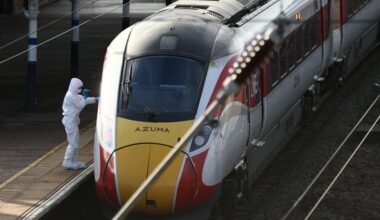 Ataque com faca em Inglaterra. Testemunhas descrevem momentos de pânico e caos