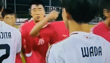 cumprimentos no Coreia do Norte-Japão foram 'socos' (vídeo)