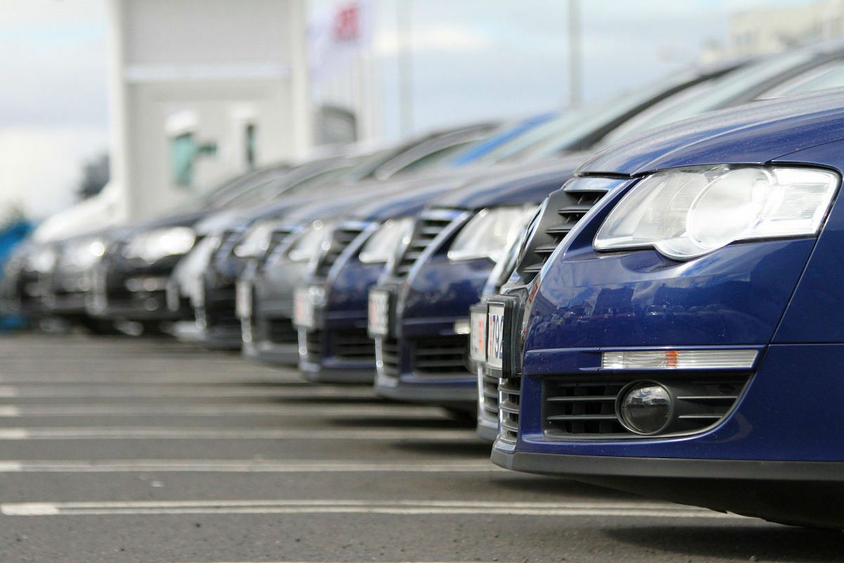 Preços dos seguros automóveis vão subir em 2026 — por dois motivos e por culpa dos elétricos