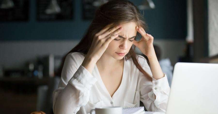 Cansaço, queda de cabelo e gripes frequentes podem sinalizar deficiência de ferro e vitamina D; confira outros sintomas