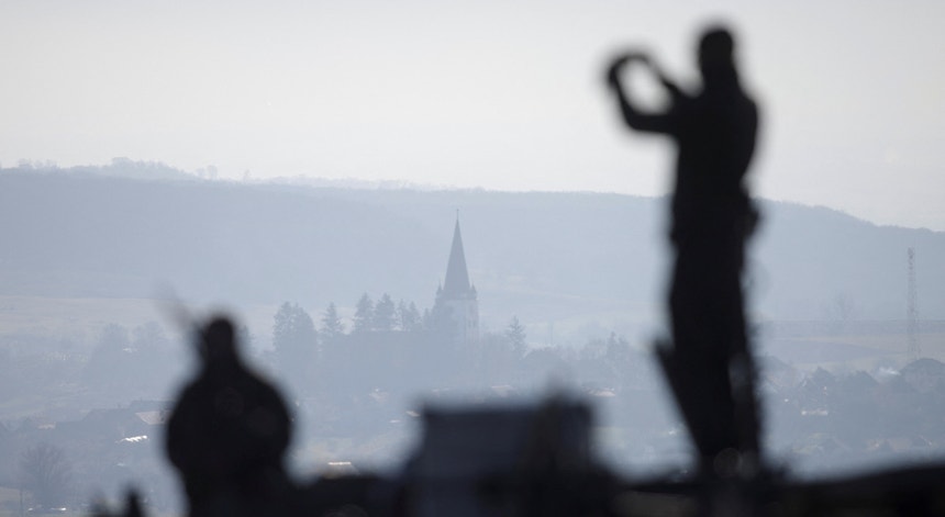Violação do espaço aéreo. Roménia mobiliza caças em resposta a nova incursão russa