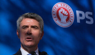 "O PM tem o dever de responder ao PS e explicar ao país por que razão a proposta" para a Saúde "não mereceu qualquer avaliação ou decisão"