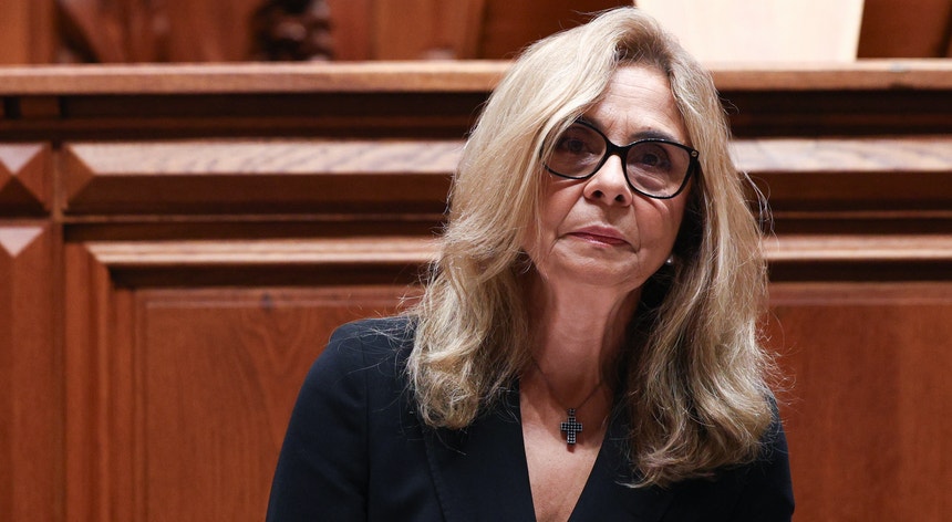 Ministra da Saúde lamenta morte de mãe e bebé no Hospital Amadora-Sintra