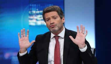 "Saudosismo colonialista". MPLA considera "triviais" declarações de Ventura