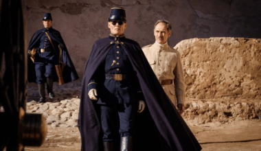 Aposto que você ainda não viu este filme! Uma grande aventura estrelada por Johnny Depp e Robert Pattinson agora disponível online - Notícias de cinema