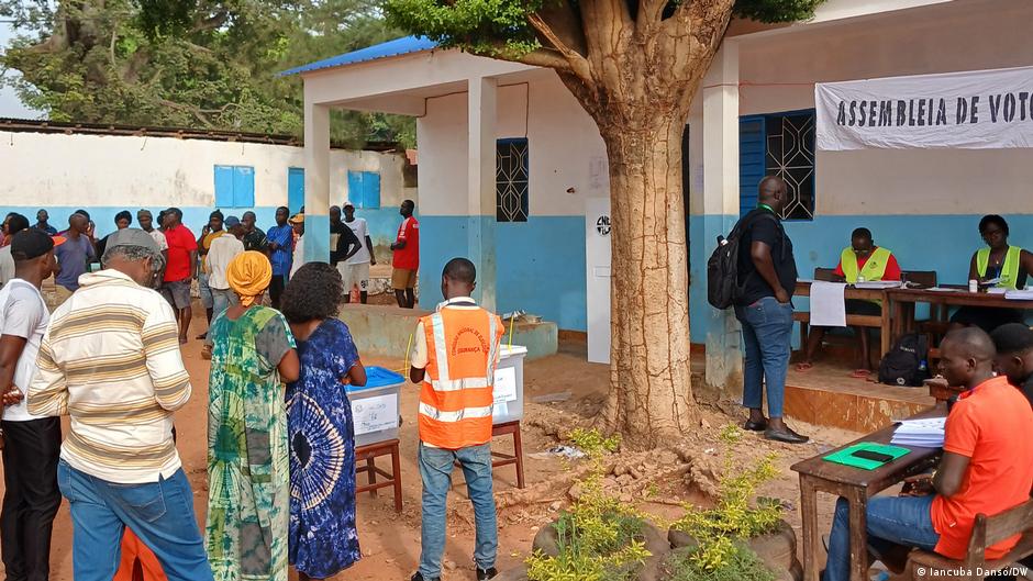 Eleições na Guiné-Bissau + – DW – 23/11/2025