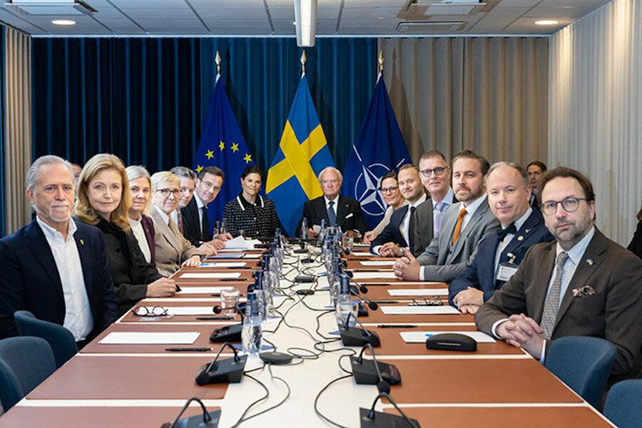 Suécia simula guerra em exercício inédito neste século (e comunica-o em russo)