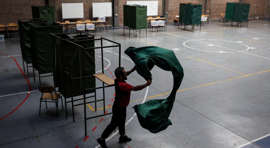 Chile pode ter o primeiro presidente que reivindica o legado do ditador Pinochet