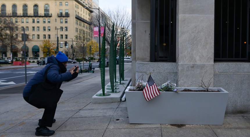 Morreu um dos guardas ontem baleados perto da Casa Branca