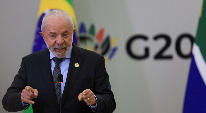 Lula da Silva diz que Brasil "deu uma lição de democracia ao mundo" com prisão de Bolsonaro