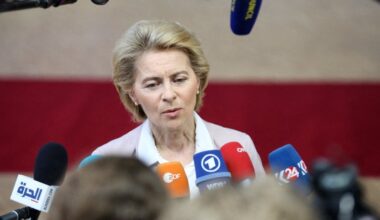 Fatura da guerra na Ucrânia não pode ser só europeia, avisa Von der Leyen