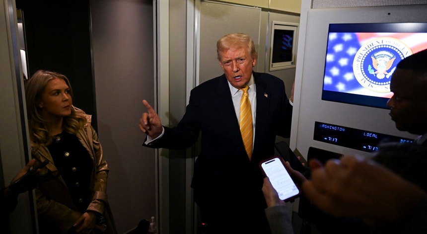 "Quiet Piggy". Donald Trump manda calar repórter no Air Force 1