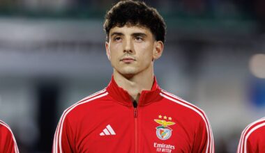 Benfica: Manu Silva convocado para duelo com o Ajax