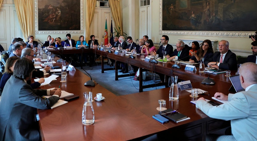 Posição CES. Orçamento deveria privilegiar "aumento estrutural das pensões"