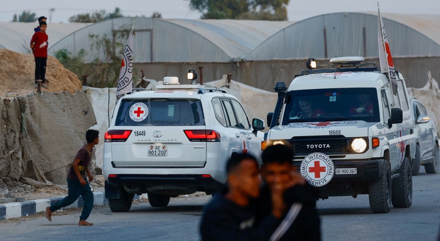 Israel afirma que corpos entregues pelo Hamas não pertencem a reféns