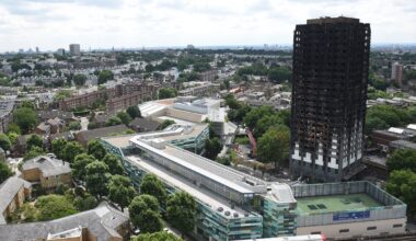 Apresentador e arquiteto George Clarke apela a boicote de empresas implicadas no caso Grenfell