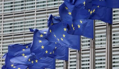 Ministros das Finanças da UE chegam a acordo para taxar encomendas abaixo de 150 euros