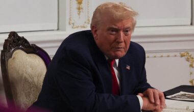 Trump afirma que espaço aéreo da Venezuela está "totalmente fechado"