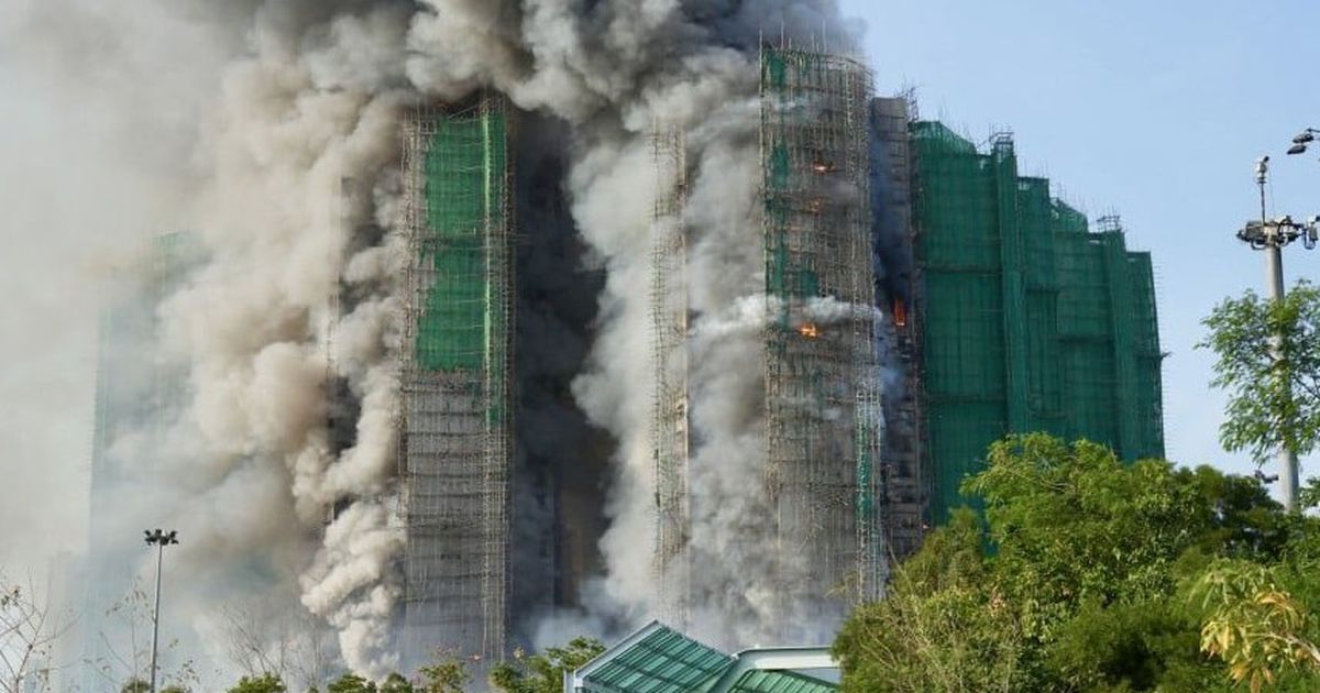 Incêndio em arranha-céus em Hong Kong deixa habitantes encurralados