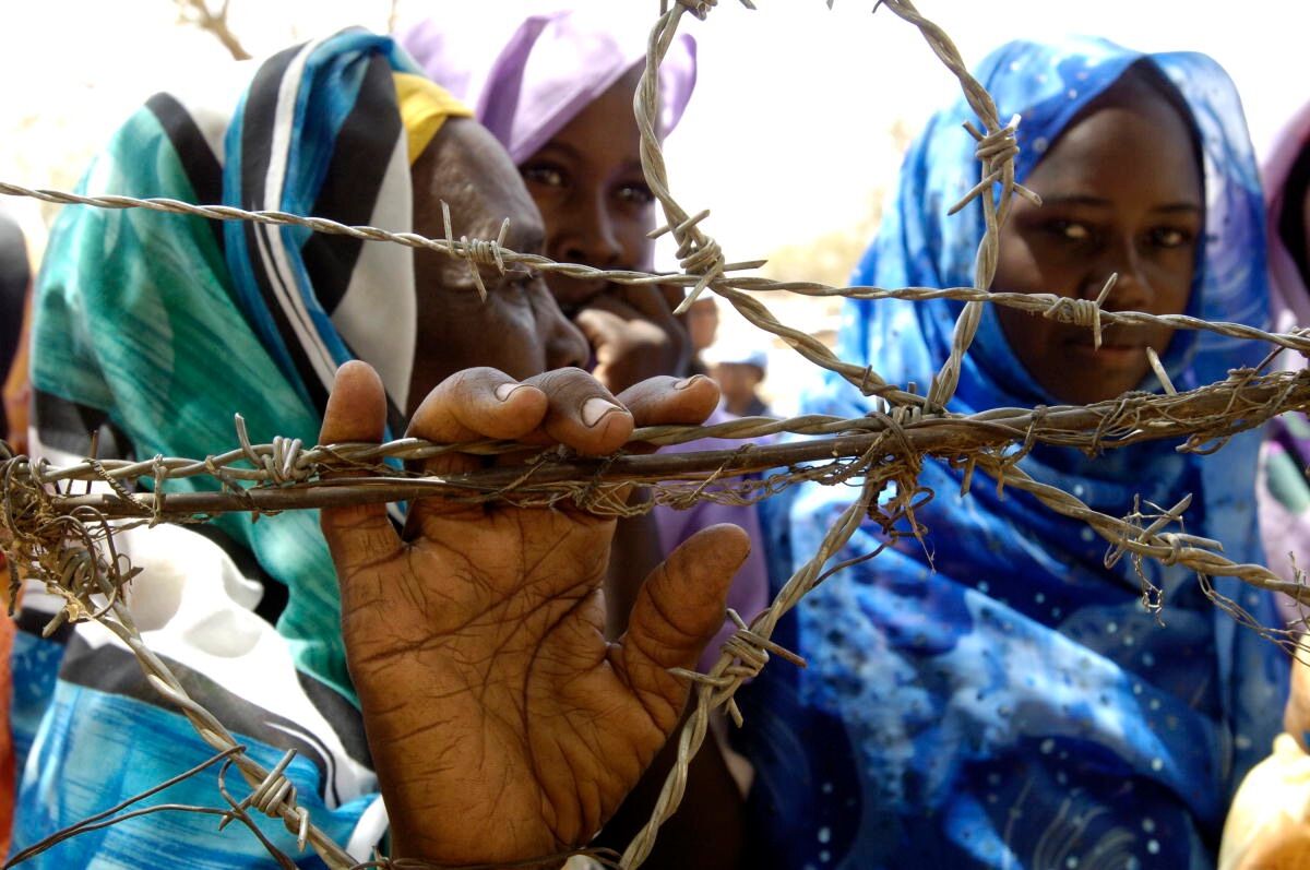 150 mil mortos. Uma guerra, massacres e atrocidades que não são sexy