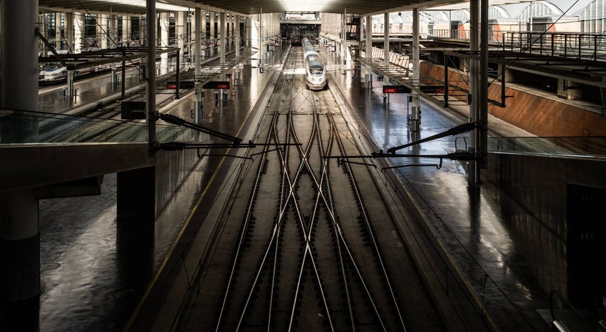 Bruxelas já atribuiu 196 milhões à alta velocidade ibérica e insiste que "será realidade"