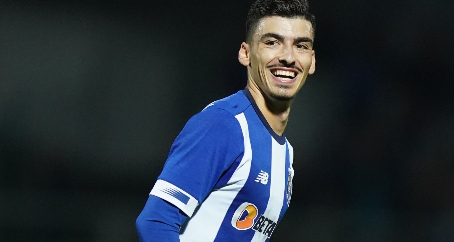 eis os detalhes do negócio