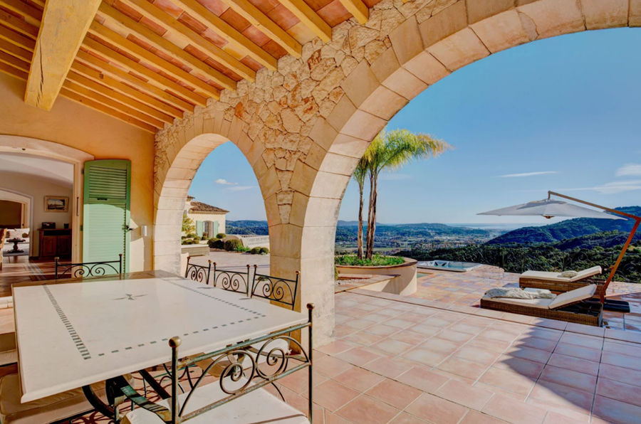 Famosa família brasileira é dona da 3ª mansão mais cara do mundo avaliada em R$ 4 bilhões