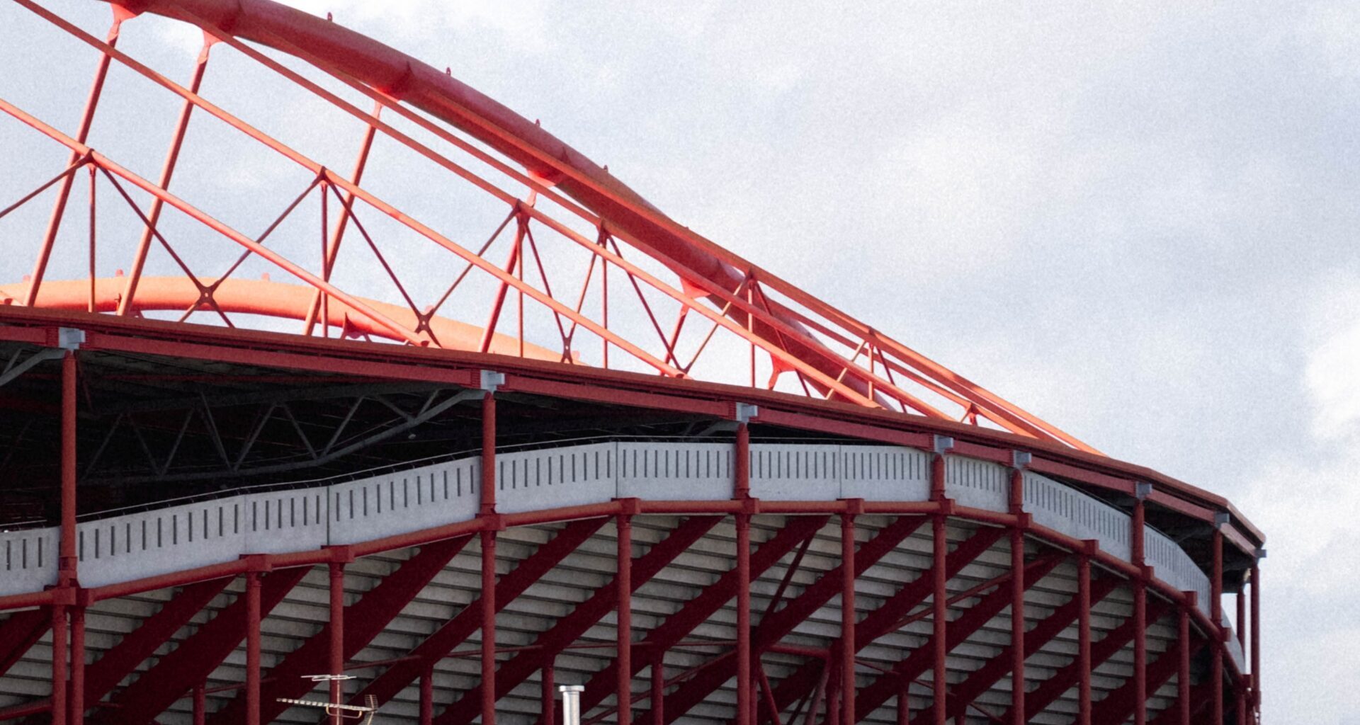 mulher de Manuel Damásio autorizada a votar sem cartão de identificação