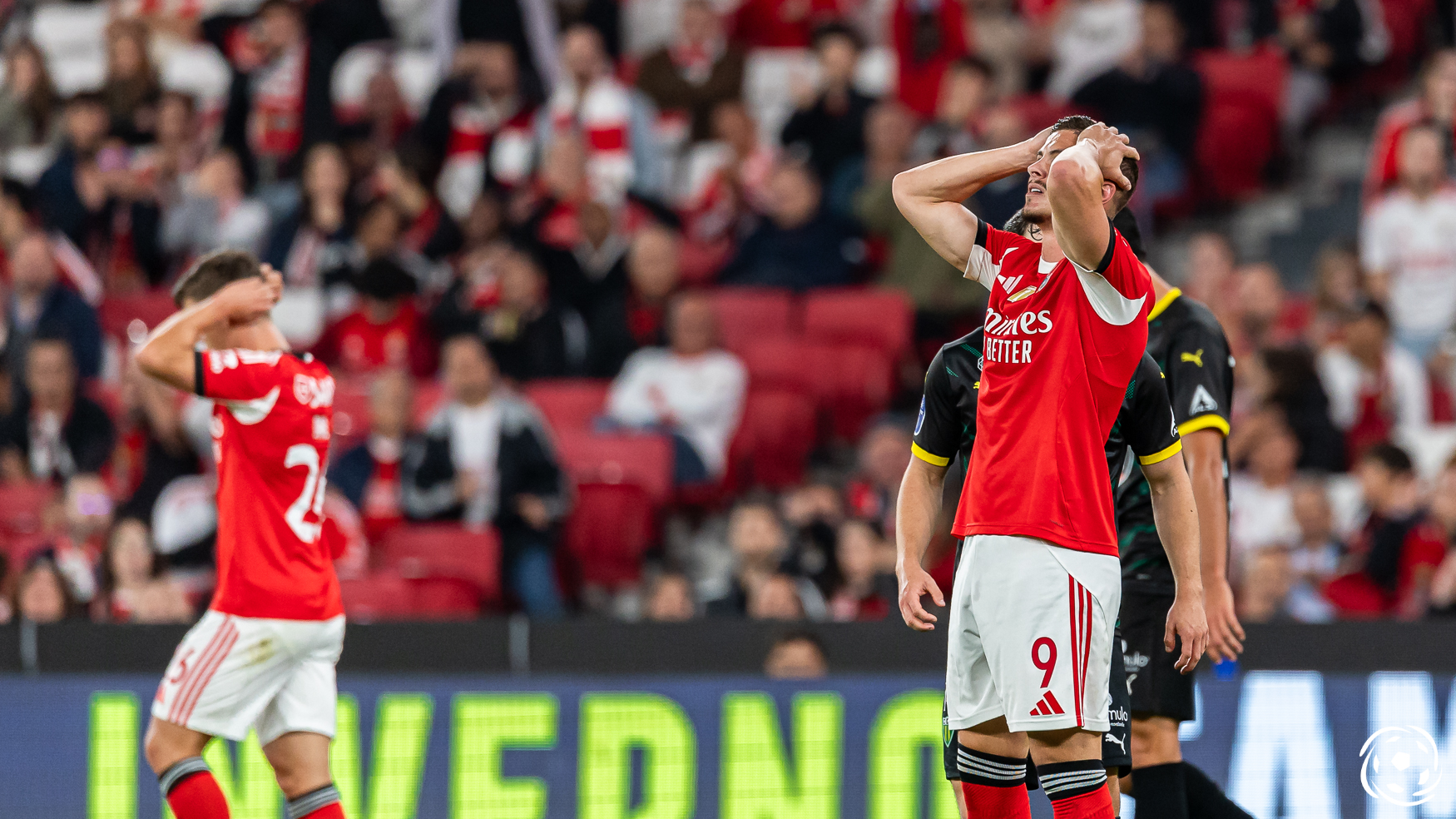 Franjo Ivanovic descontente no Benfica mas tem a porta do mercado de janeiro fechada (de acordo com a lei)