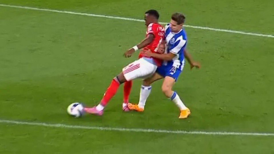 Sudakov, Moura e o moralismo seletivo nas redes