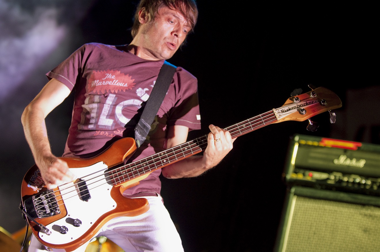 Gary "Mani" Mounfield, ex-baixista do Stone Roses e Primal Scream, morre aos 63 anos