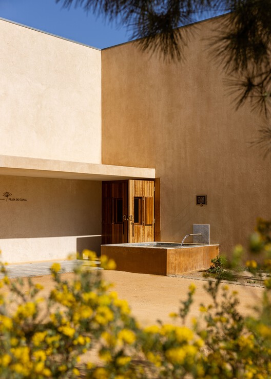 Praia do Canal Nature Resort / Atelier Bugio - Imagem 8 de 23