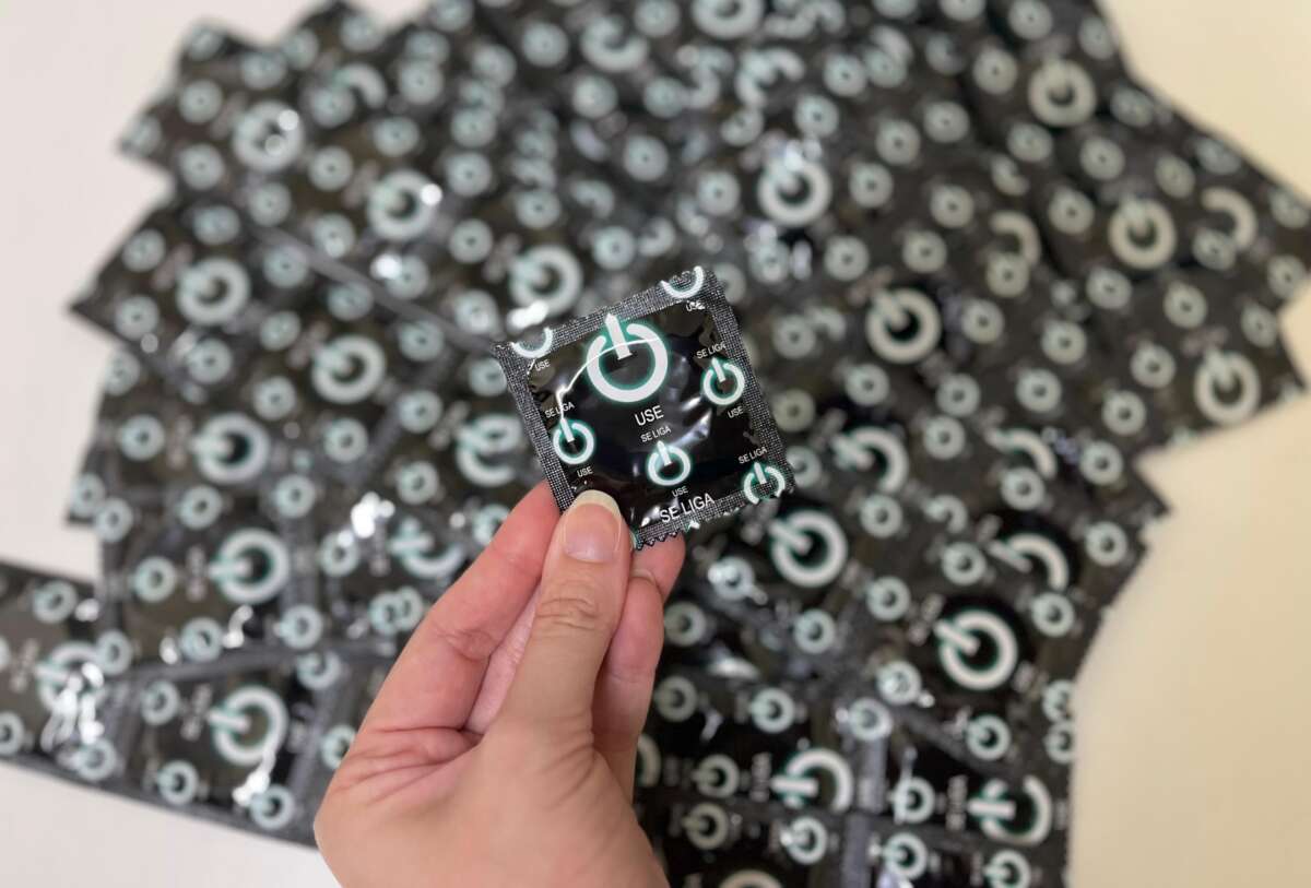 Dezembro Vermelho relembra importância da prevenção contra HIV/aids e da adesão ao tratamento