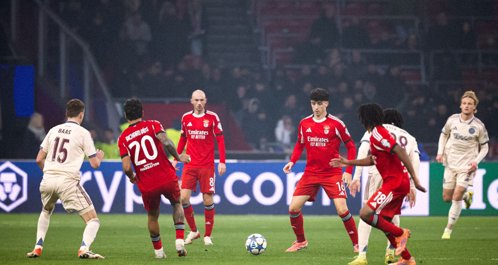 José Mourinho deixa fortes elogios a jogador do Ajax: «É mesmo muito bom»